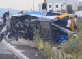 Aksident i rëndë në autostradë, furgoni del nga rruga – njerëzit mbeten të bllokuar brenda