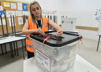 ​Përfundon numërimi i votave në Mitrovicën e Veriut, materialet dërgohen në QNR