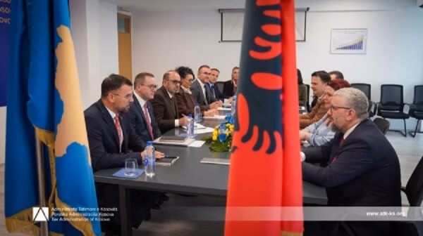 Kosova dhe Shqipëria bashkojnë forcat për reformimin e sistemit tatimor