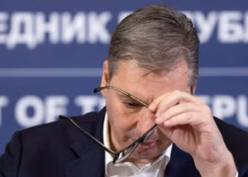 ​Aleksandër Vuçiq paralajmëron dorëheqjen pas protestave në Serbi