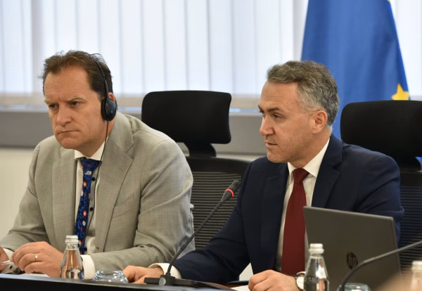Zulfaj: Bllokada në Kuvend rrezikon humbjen e afro 60 milionë eurove nga Plani i Rritjes i BE-së