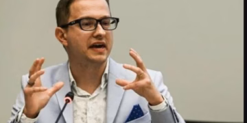 ​Mujanoviq thirrje për më shumë trysni ndaj shteteve që s’e njohin Kosovën
