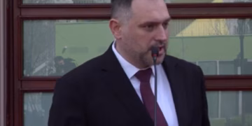 ​“Turp i madh të flitet në emër të UÇK-së për përfitime politike”, reagon ministri i Mbrojtjes i Shqipërisë