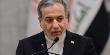 Araghchi: Ngushtica e Hormuzit mbetet nën kontrollin e plotë iranian për 30 ditët e ardhshme