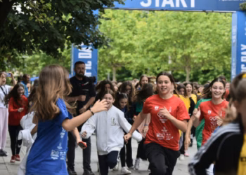 ​Mbi njëmijë fëmijë vrapojnë për Ditën Olimpike në Prishtinë