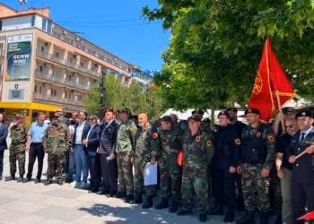 Prishtina feston çlirimin, marshojnë ish-pjesëtarët e UÇK-së me uniforma