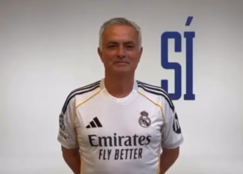 “Është krijuar me AI”, Mourinho e mohon videon me fanellën e Realit