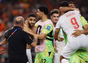 Eliminohet Holanda, Maroku në 1/8 e finales