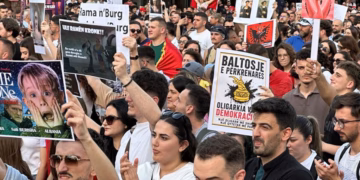 Rama: Protestat po ndikojnë në turizëm, rriten anulimet e rezervimeve nga turistët e huaj