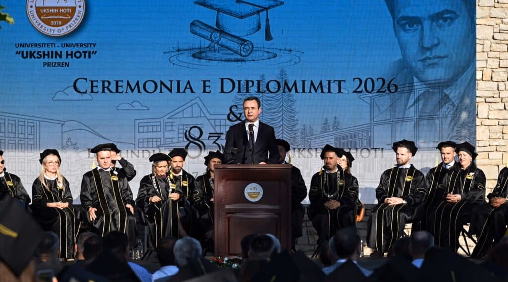 Kurti në diplomimin e 420 studentëve në Prizren: Mandati i ardhshëm do të jetë i transformimit të arsimit të lartë