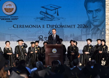Kurti në diplomimin e 420 studentëve në Prizren: Mandati i ardhshëm do të jetë i transformimit të arsimit të lartë