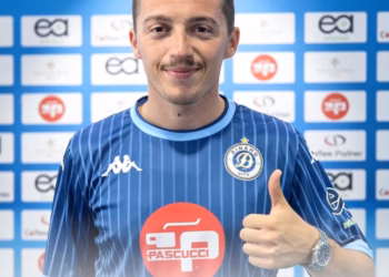 Dinamo prezanton Ajzerajn