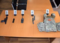 Policia në Pejë sekuestron armë e municion, gjashtë persona përfundojnë në pranga