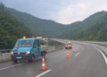 Largohet uji i grumbulluar në autostradën “Arbën Xhaferi”, qarkullimi rikthehet normalisht
