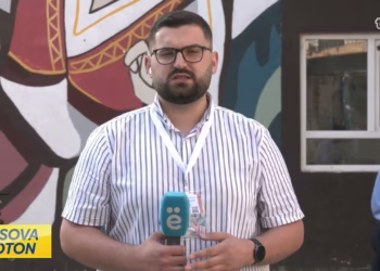 Dhjetëra qytetarë në minutat e parë shfrytëzojnë të drejtën e votës në Ferizaj