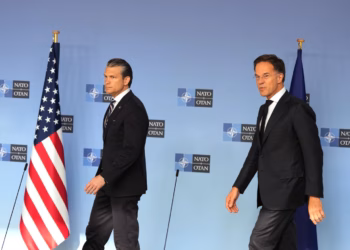 Shefi i Pentagonit sulmon aleatët e NATO-s dhe njofton një rishikim të forcave amerikane në Evropë