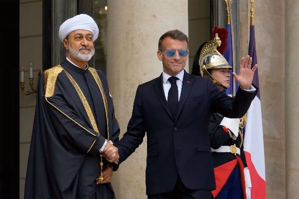 Franca dhe Omani nënshkruajnë 12 marrëveshje bashkëpunimi