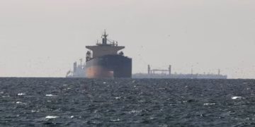 ShBA godet objektiva ushtarake në Iran pas sulmit ndaj një anijeje në Hormuz
