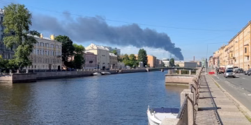 Ukraina godet Rusinë me qindra dronë pas refuzimit të Putinit për t’u takuar me Zelenskyn