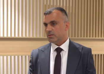 Avokati i popullit në Maqedoni lobon pro studentëve, kërkon test shqip në provimin e Jurisprudencës