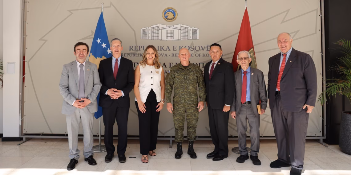 Komandanti i FSK-së pret në takim delegacionin amerikan të kryesuar nga Daniel Serwer