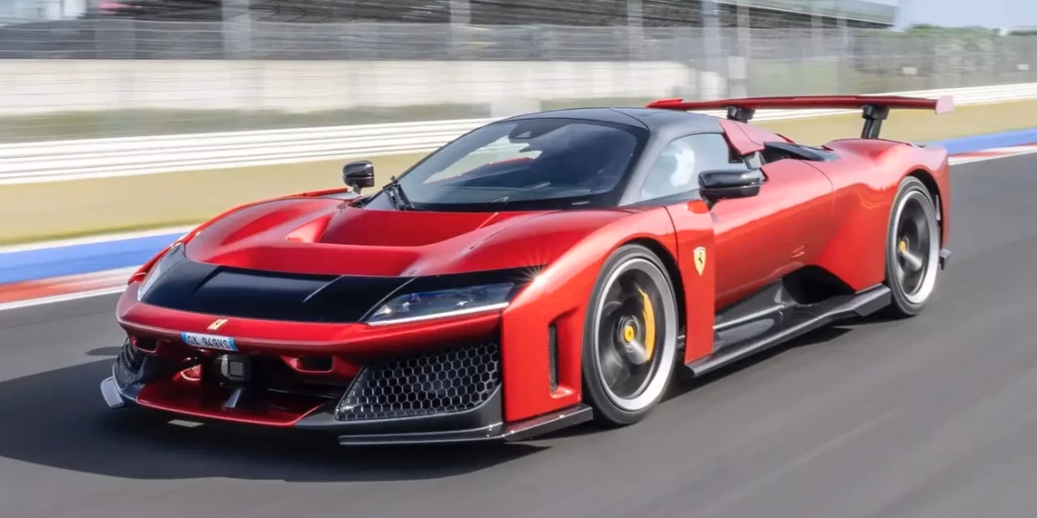 Ferrari nuk do të ndalojë së prodhuari vetura me benzinë