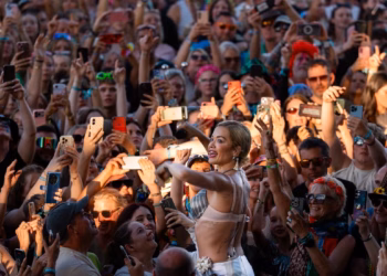 Rita Ora nis turneun veror të koncerteve, më 1 gusht do të performojë në Ohër të Maqedonisë së Veriut
