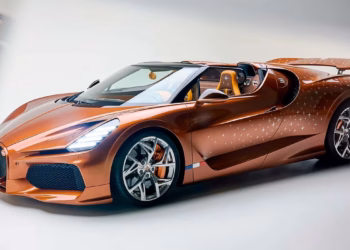 Vetura e fundit unike e Bugatti-t është e mbuluar me yje