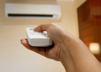 Si ta rregulloni klimën për të përdorur më pak energji elektrike, truke të thjeshta për të kursyer para