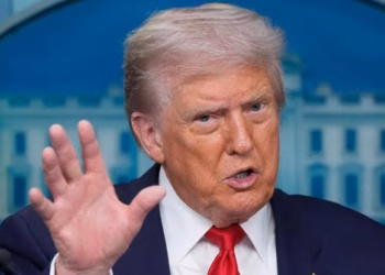 Trump kërcënon Iranin me sulme të reja ndërsa vazhdojnë negociatat në Zvicër