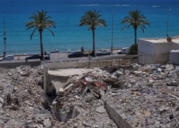 Sulmi izraelit lë të vrarë dy persona në Liban, pavarësisht një armëpushimi në fuqi