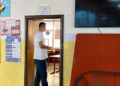 Hapen qendrat e votimit, qytetarët në radhë për të ushtruar të drejtën e votës
