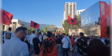 Protesta kundër projektit të investimit në Zvërnec vijon për të 21-ën ditë radhazi