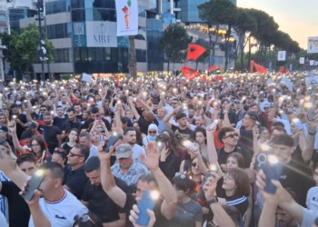 Pas dy orësh përfundon protesta për mbrojtjen e Zvërnecit, nesër qytetarët sërish në tubim në orën 18:00