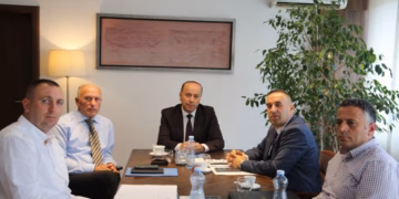 U.D. Kryeprokurori dhe kreu i ARKEP-it diskutojnë për bartshmërinë e numrave