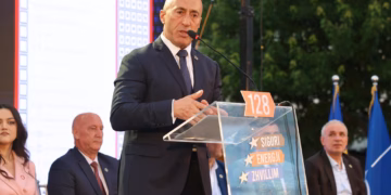 Haradinaj u bën thirrje qytetarëve të votojnë: Nesër vendoset për të ardhmen e Kosovës