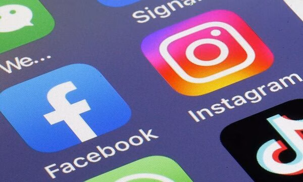 Kryeministri britanik njofton ndalimin e mediave sociale për të rinjtë nën 16-vjeç