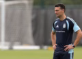Scaloni rinovon kontratën me Argjentinën