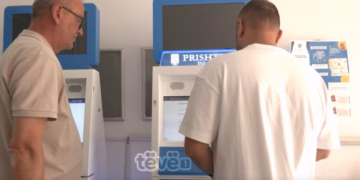 Afër 30 vite punë, shërbyesit civilë me 550 euro pagë – kërkojnë rritje