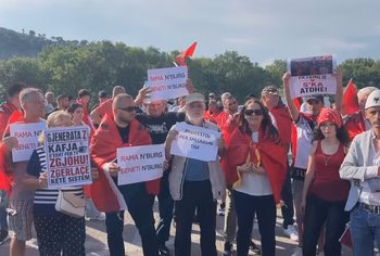 Kryeministri i Shqipërisë pritet me protesta në Shkodër