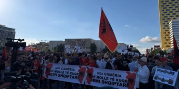 Dita e pestë e protestës për Zvërnecin, qytetarët nisin marshimin drejt Kryeministrisë