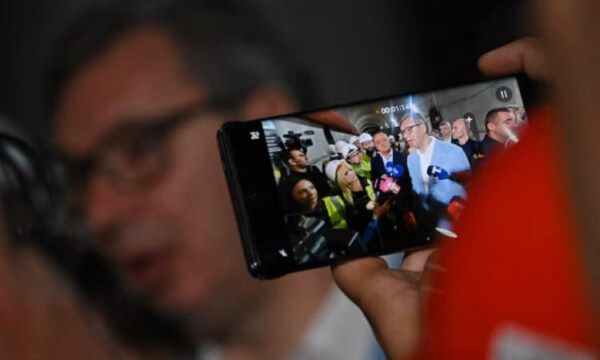 Demokratët Evropianë: Regjimi i Vuçiqit po heton viktimat e “topit zanor”, jo përgjegjësit