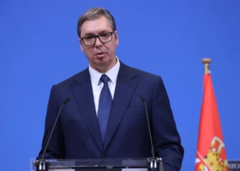 Vuçiq konfirmon shkuarjen në Mal të Zi, pavarësisht dëbimit të “truprojeve” të tij