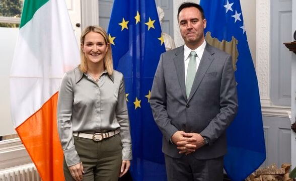 Konjufca uron Irlandën për marrjen e Presidencës së BE-së: Përkushtimi i saj për zgjerimin ka rëndësi për rrugën europiane të Kosovës