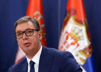 ​Vuçiq përsërit pretendimet skandaloze për Kosovën dhe kërcënon me forcimin e ushtrisë serbe: Kosova është e jona
