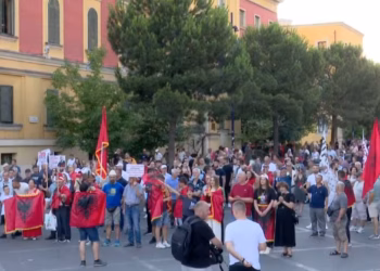 38 ditë protestë në Tiranë