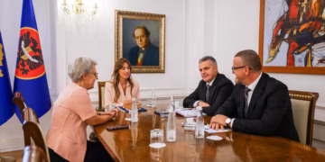 Haxhiu dhe Gërvalla zhvillojnë takim me udhëheqësit e KGJK-së dhe KPK-së