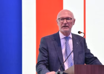 Ambasadori francez mesazh partive: Gjeni kompromisin dhe zhbllokoni institucionet