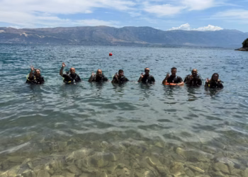 Pjesëtarët e FSK-së përfundojnë me sukses trajnimin e zhytjes në Shqipëri