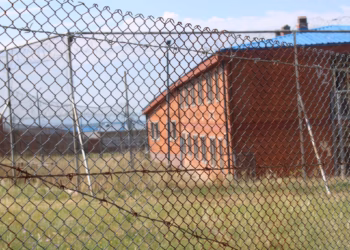 Tentohet të futet drogë e telefona në Burgun e Dubravës – ShKK parandalon kontrabandën